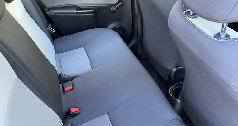 Toyota Yaris cena 58500 przebieg: 49336, rok produkcji 2019 z Suwałki małe 277
